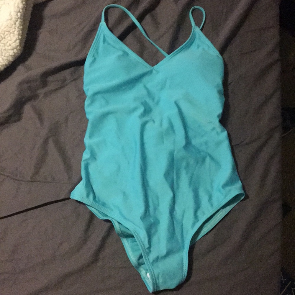One piece swimsuit; too small - Picture 3 of 4